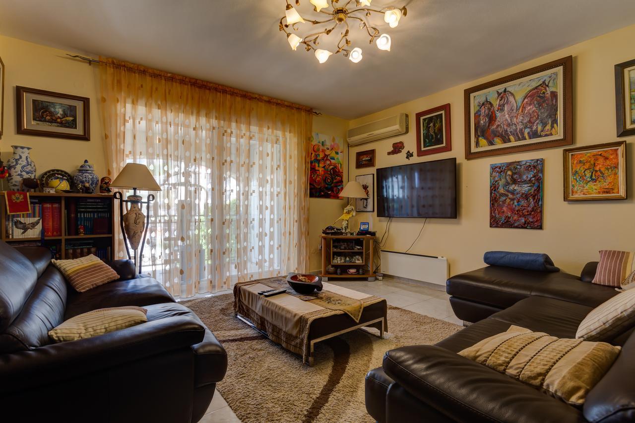 Apartments Varja Светі-Стефан Екстер'єр фото